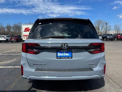 Used 2025 Honda Odyssey Sport-L image 3