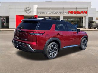 New 2026 Nissan Pathfinder Platinum FWD video 3