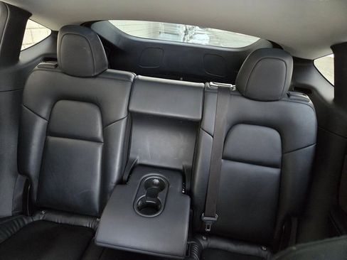 Used 2020 Tesla Model Y Long Range image 42