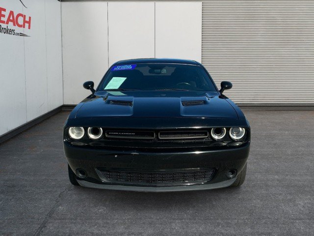 Used 2018 Dodge Challenger SXT RWD image 7