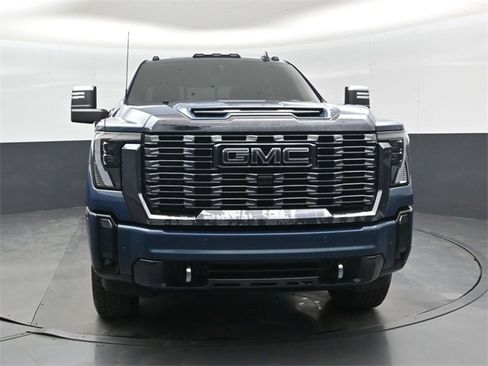 Used 2024 GMC Sierra 2500 Denali Ultimate image 9