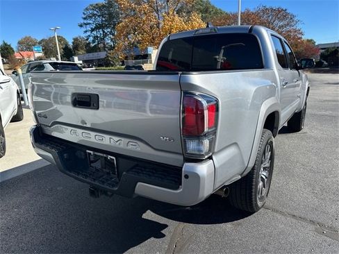 Used 2020 Toyota Tacoma Limited image 3