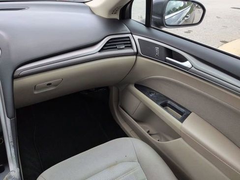 Used 2019 Ford Fusion SE AWD/4WD image 19