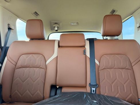 New 2026 Nissan Pathfinder Platinum image 10