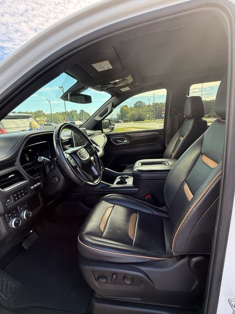 Used 2022 GMC Yukon AT4 w/ Technology Package AWD/4WD image 13