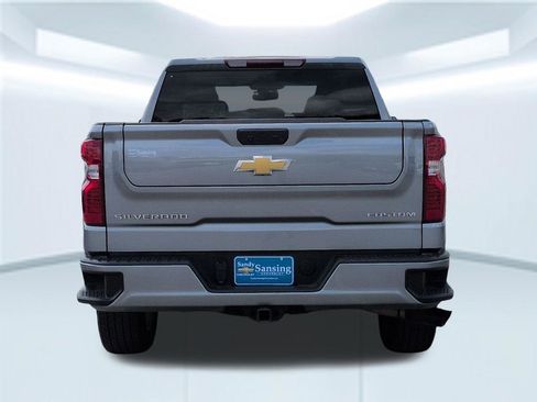 Used 2024 Chevrolet Silverado 1500 Custom image 5