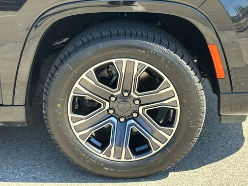 Certified 2023 Jeep Wagoneer L Series II image 14