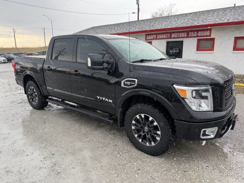 Used 2017 Nissan Titan PRO-4X w/ Pro-4x Convenience Package AWD/4WD image 1