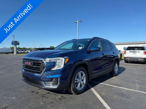 Used 2022 GMC Terrain SLE w/ Driver Convenience Package FWD image 1