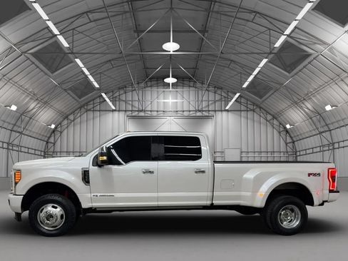 Used 2017 Ford F350 Platinum w/ Platinum Ultimate Package AWD/4WD image 2