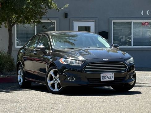 Used 2014 Ford Fusion SE w/ Equipment Group 201A FWD image 3