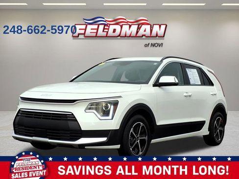 Used 2024 Kia Niro EX image 1