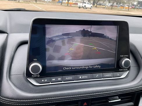 Used 2024 Nissan Rogue SV image 26