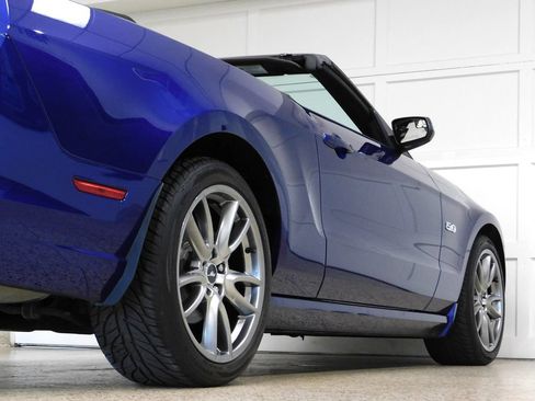 Used 2013 Ford Mustang GT Premium w/ Electronics Pkg RWD image 80