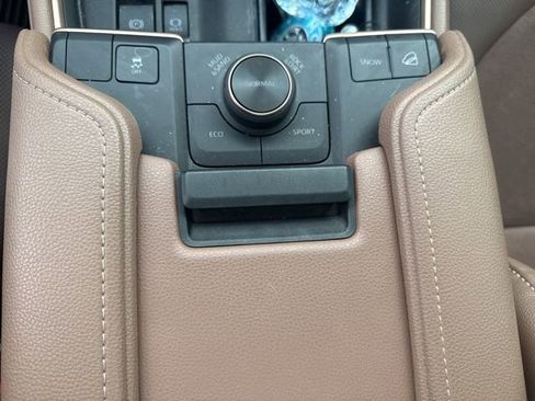 Used 2025 Toyota Grand Highlander AWD Hybrid image 13