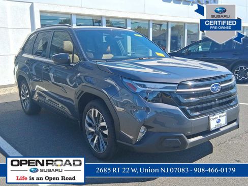 Used 2025 Subaru Forester Touring AWD/4WD image 1