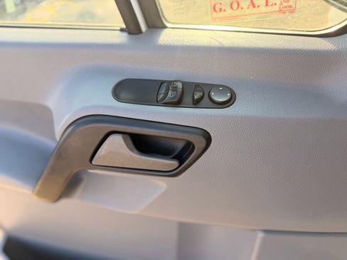 Used 2013 Mercedes-Benz Sprinter 2500 image 20