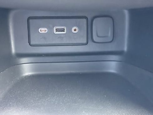 Used 2023 Chevrolet Equinox LT FWD image 27