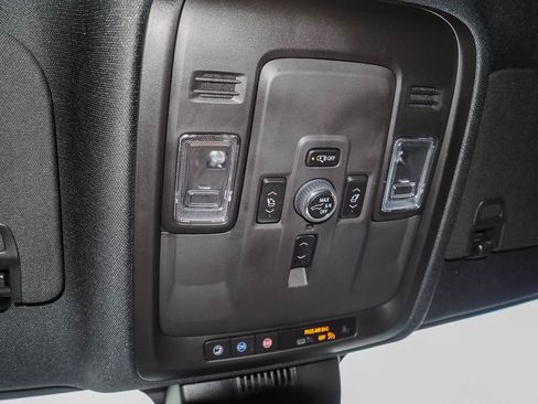 Used 2025 GMC Yukon XL Denali image 37