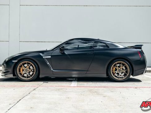 Used 2010 Nissan GT-R Premium AWD/4WD image 48