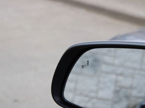 Used 2024 Hyundai Venue SEL image 22