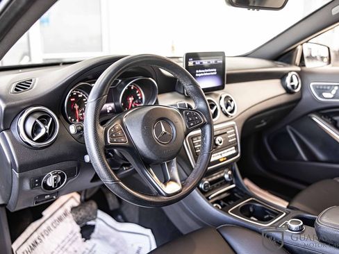Used 2020 Mercedes-Benz GLA 250 w/ Convenience Package image 19