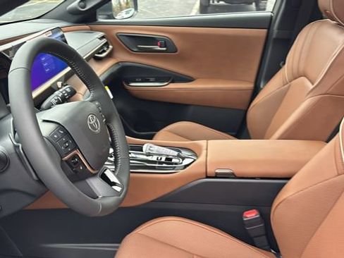 New 2025 Toyota Crown Signia w/ Advanced Technology Package image 28