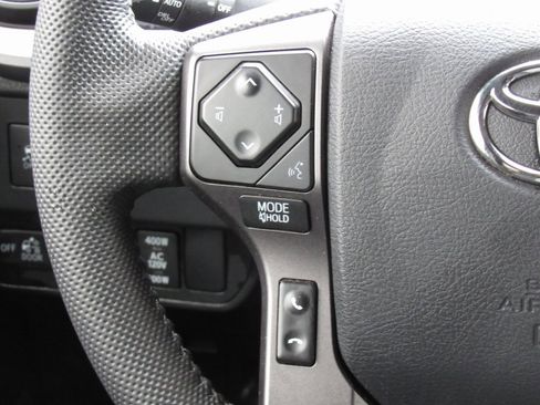 Certified 2023 Toyota Tacoma TRD Off-Road image 25