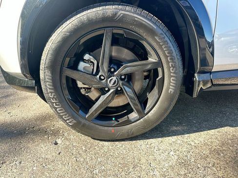 Used 2023 Nissan Ariya AWD image 24