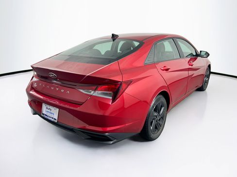 Used 2023 Hyundai Elantra SEL image 5