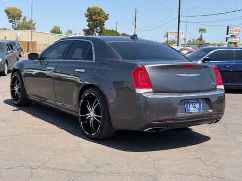 Used 2016 Chrysler 300 C RWD image 5