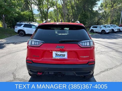 Used 2019 Jeep Cherokee Trailhawk AWD/4WD image 3