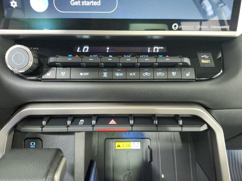 Used 2024 Toyota Tundra Limited w/ Power Package AWD/4WD image 30