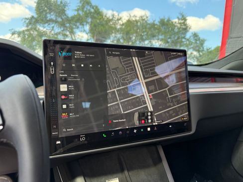 Used 2022 Tesla Model S AWD/4WD image 20