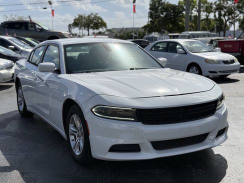Used 2016 Dodge Charger SE w/ Popular Equipment Group RWD image 7