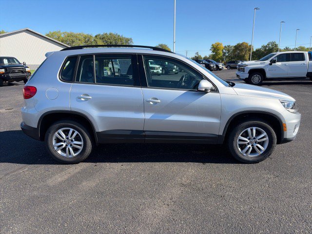 Used 2017 Volkswagen Tiguan S AWD/4WD image 6