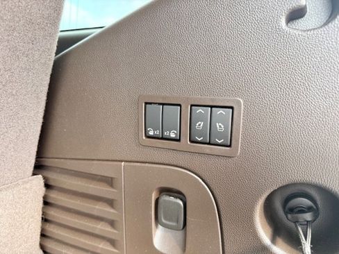 Used 2020 GMC Yukon Denali w/ Open Road Package image 9