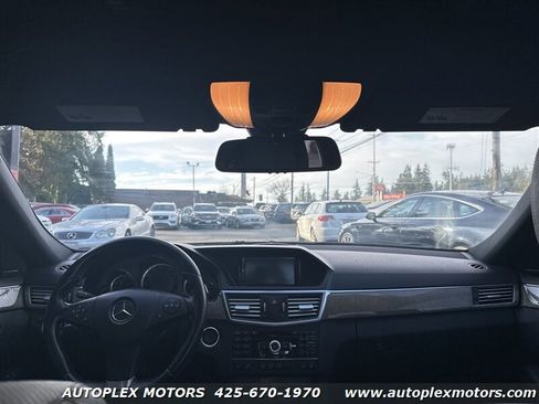Used 2011 Mercedes-Benz E 550 Sedan image 15