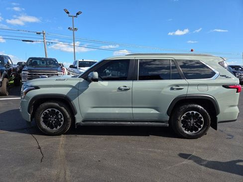 Used 2025 Toyota Sequoia 4WD image 3