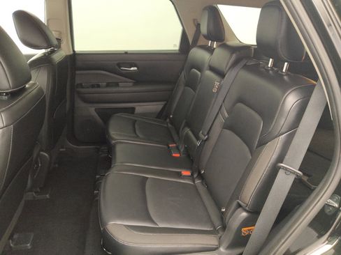 Used 2023 Nissan Pathfinder SL w/ Cargo Package FWD image 18