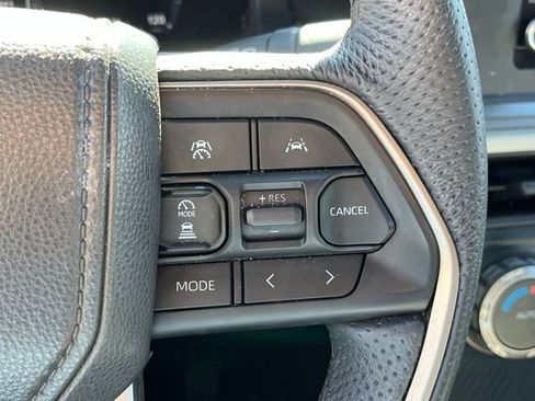 Used 2025 Toyota Tacoma TRD Off-Road image 19