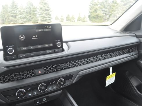 Certified 2025 Honda Accord LX image 21