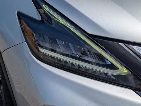 Used 2023 Nissan Murano SV image 9