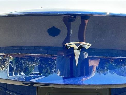 Used 2023 Tesla Model Y Long Range AWD/4WD image 28