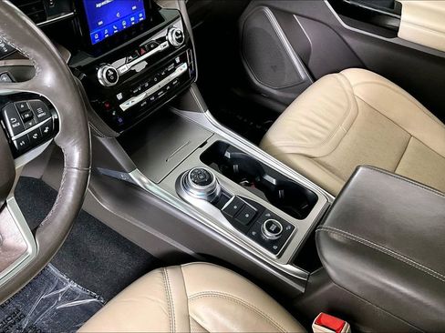 Used 2021 Ford Explorer Platinum w/ Equipment Group 601A image 17