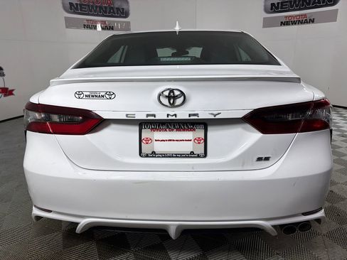 Used 2023 Toyota Camry SE image 4
