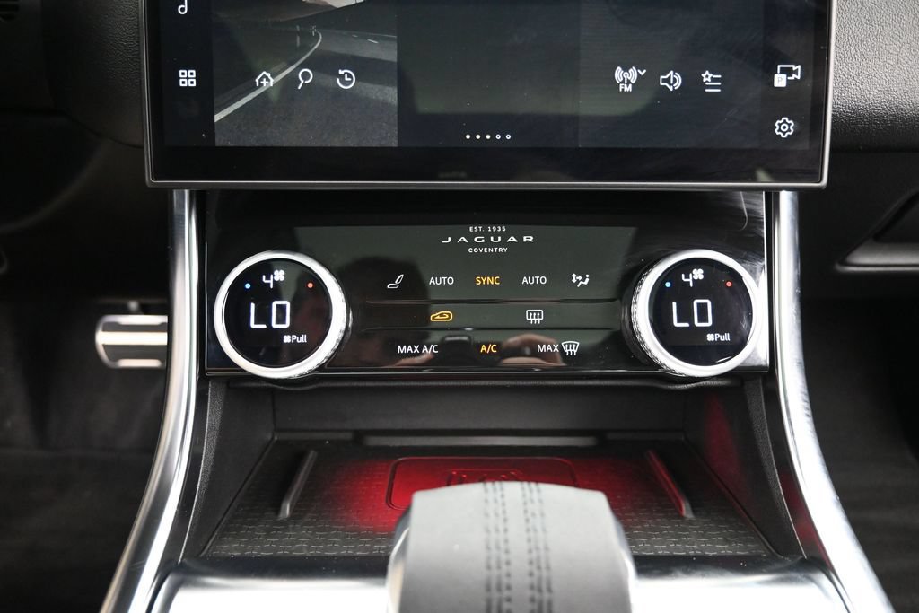 Certified 2024 Jaguar XF R-Dynamic SE AWD/4WD image 27