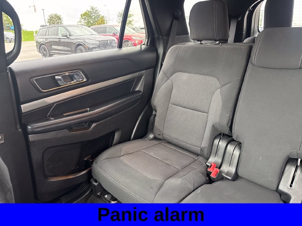 Used 2018 Ford Explorer XLT AWD/4WD image 13