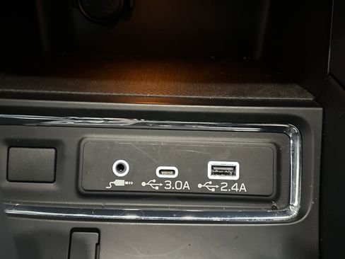 Certified 2025 Subaru Ascent Premium image 39