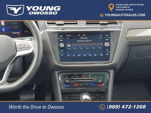 Used 2022 Volkswagen Tiguan SE w/ Panoramic Sunroof Package AWD/4WD image 25